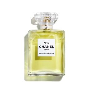 CHANEL No.19 Eau de Parfum BRAND NEW